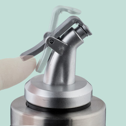 Nachfüllbares Ölflaschenset aus Glas mit Metallausgießern