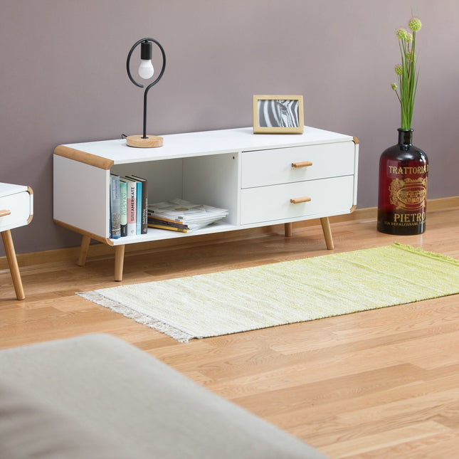 Komoda se zaoblenými hranami a úložným prostorem, severský design