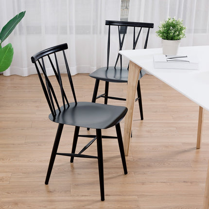 Sada 2 ks kovových jídelních židlí s výškou sedu 43,5 cm, opěradlo ve tvaru X, balení 2 ks industriální trattoria židle