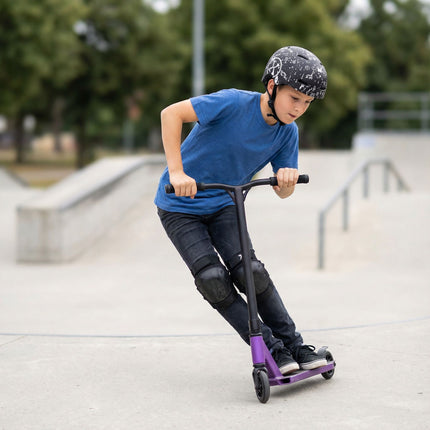 Helma na brusle XS (48-52cm) černá, lehká a bezpečná