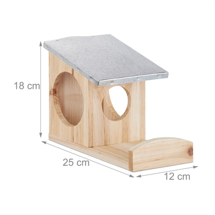 Krmítko pro veverky, kovová střecha
