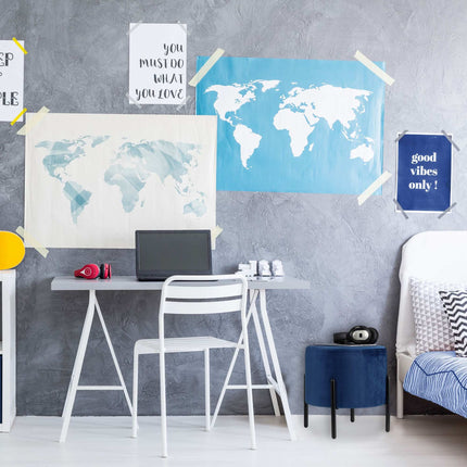 Hocker aus blauem Samt