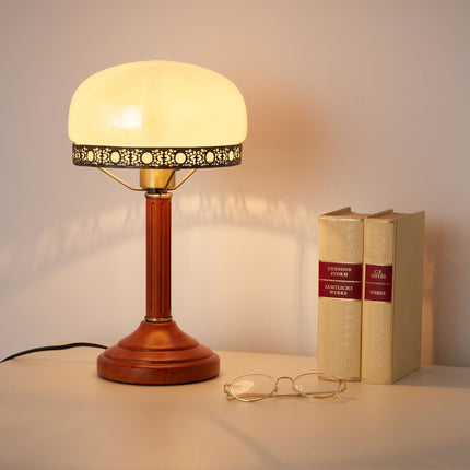 Stolní lampa v antickém stylu béžová
