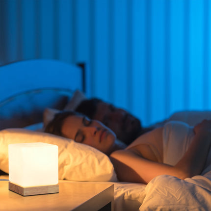 Stolní lampa z opálového skla