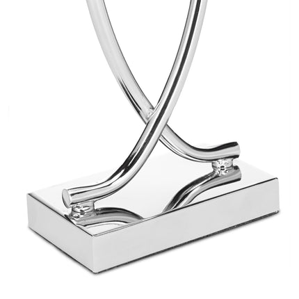 Stolní lampa se stříbrným látkovým stínítkem