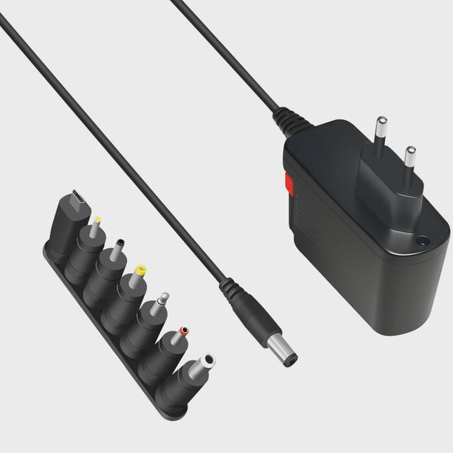 Univerzální napájecí adaptér 3-12V 24W se 7 výměnnými konektory