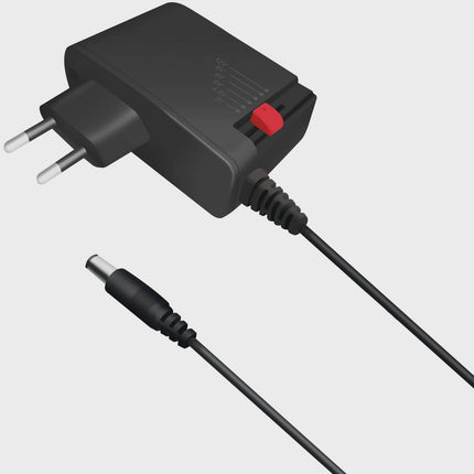 Univerzální napájecí adaptér 3-12V 24W se 7 výměnnými konektory