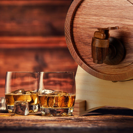 Soudek na whisky s kohoutkem, 1.25L dubové dřevo
