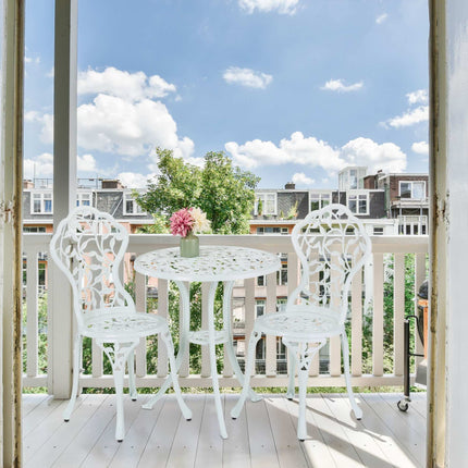 Kovový bistro set – stůl a 2 židle, vzor listů, bílý