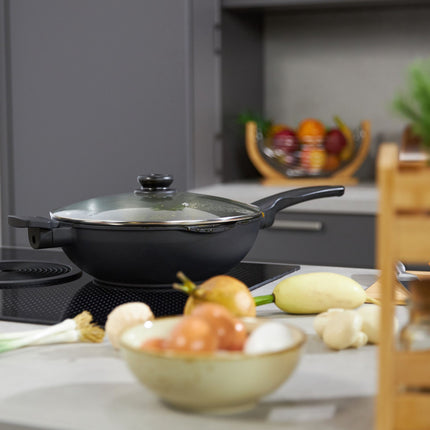 Wok s pokličkou