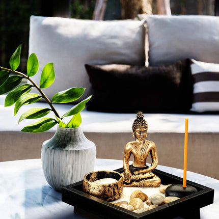 Zen-Garten mit Buddha